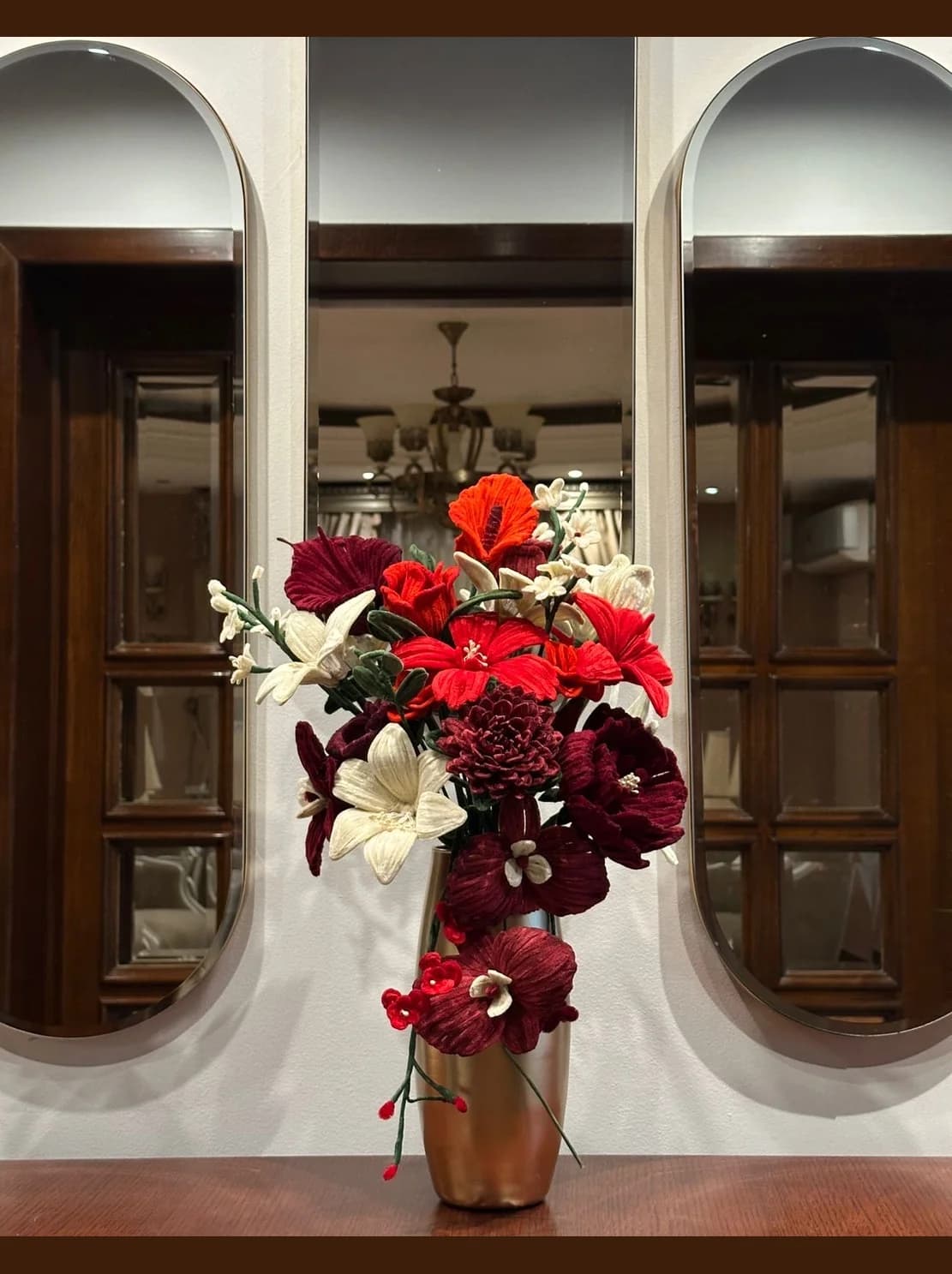 Red & Burgundy Bouquet in Gold Vase